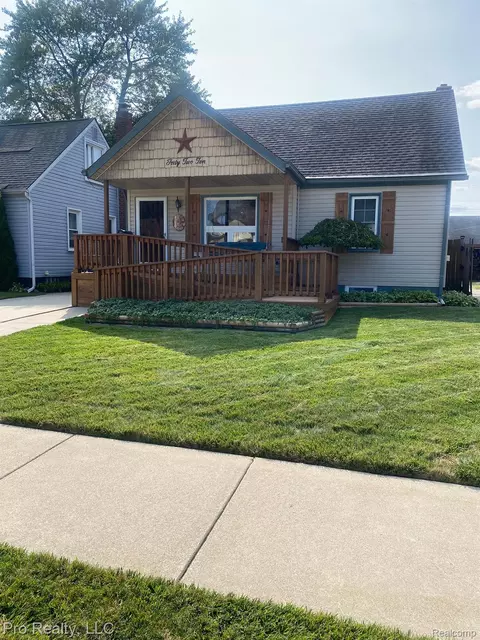 4210 Niagara St, Wayne, MI 48184