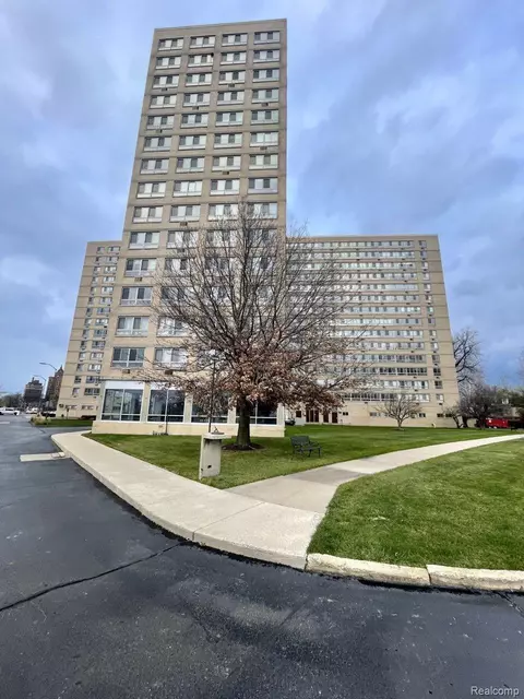 8900 E Jefferson Ave #303, Detroit, MI 48214