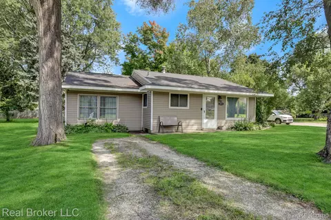 3055 S Term St, Burton, MI 48529