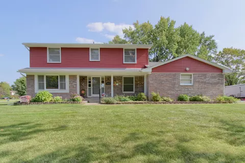 30856 Woodstream Dr, Farmington Hills, MI 48334