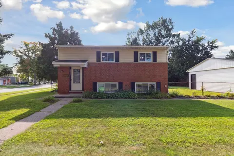 43256 Lira Dr, Sterling Heights, MI 48313