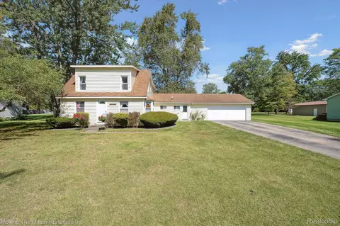 43832 Robson Rd, Van Buren, MI 48111