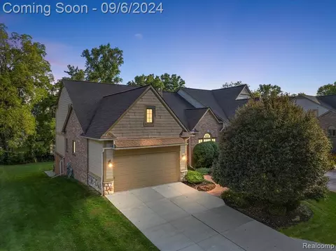29211 Chestnut Ct, Farmington, MI 48334