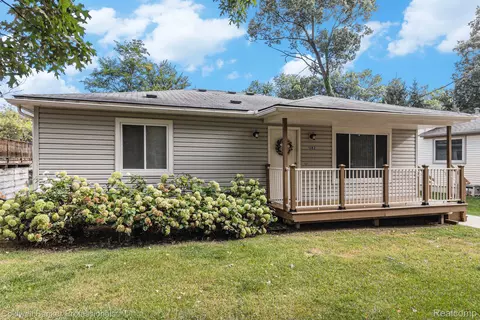 1382 Tellico St, Wolverine Lake, MI 48390