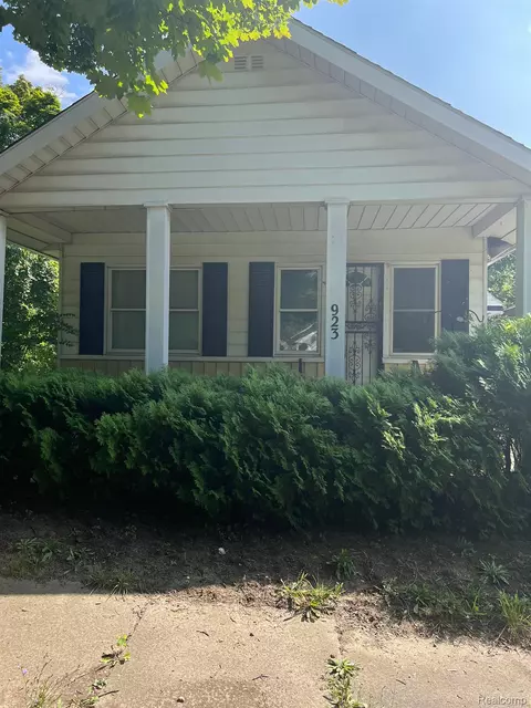 923 Paddington Ave, Flint, MI 48507