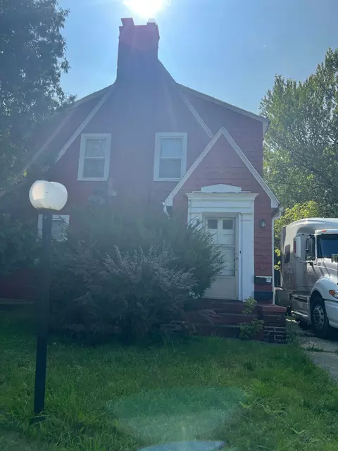 2239 Winona St, Flint, MI 48504