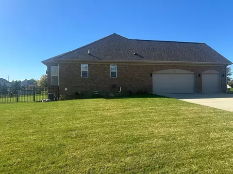 27229 Jessica Ln N, Brownstown, MI 48134