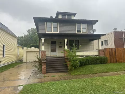 1121 Church St, Port Huron, MI 48060