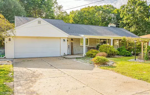 3239 Mac Ave, Flint, MI 48506