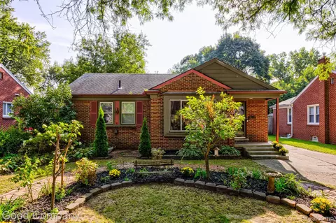 23870 Norwood St, Oak Park, MI 48237