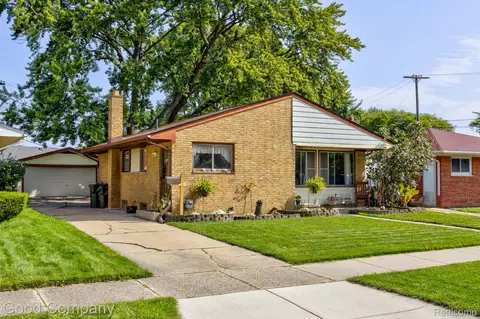 21753 Winshall St, Saint Clair Shores, MI 48081