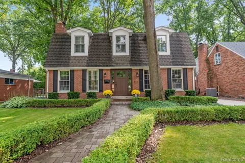 821 Beech Crt Ct, Plymouth, MI 48170