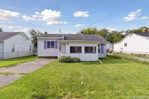 1121 W Buder Ave, Flint, MI 48507