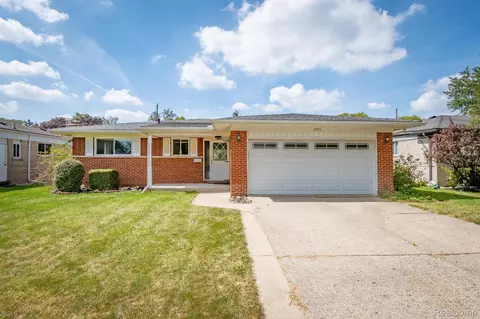 2751 Downey Dr, Troy, MI 48083