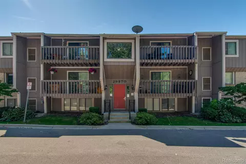 29870 W 12 Mile Rd #704, Farmington Hills, MI 48334
