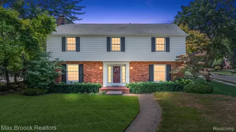 783 Wooddale Rd, Bloomfield Hills, MI 48301