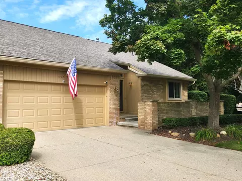 55799 Shelby Rd, Shelby Township, MI 48316