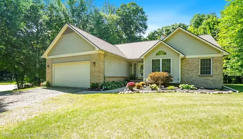 163 Corey Ln, Brandon, MI 48462