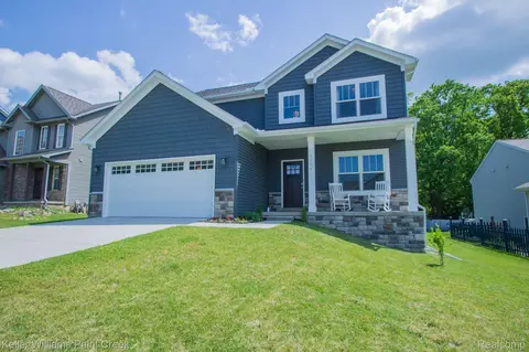 2108 Rolling Hills Dr, Holly, MI 48442