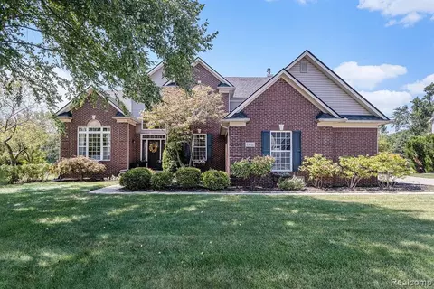 23432 Kirby Dr, Flat Rock, MI 48134