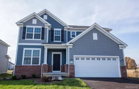 4838 Marquette Dr, Milford, MI 48381