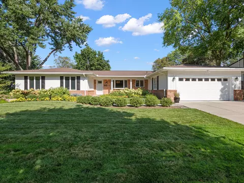 11920 Trailwood Rd, Plymouth, MI 48170