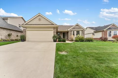 23093 Brentwood Dr, Brownstown, MI 48183