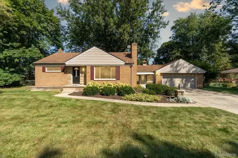1209 Mildred St, Flushing, MI 48433
