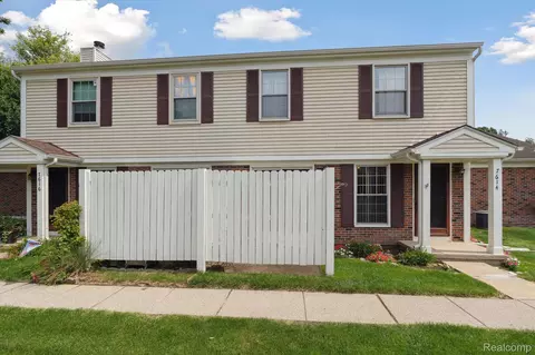 7614 Woodview Dr #22, Waterford, MI 48327