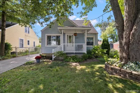 3733 Oakshire Ave, Berkley, MI 48072