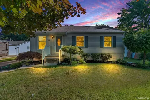 4244 Pine Grove Ave, Fort Gratiot, MI 48059