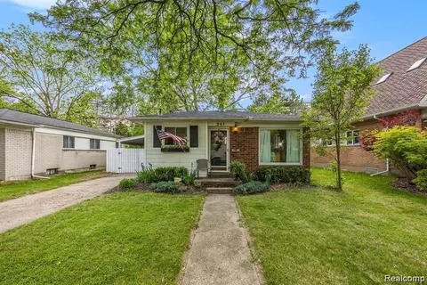 241 N Alice Ave, Rochester, MI 48307