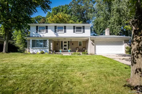 2180 Avoncrest Dr, Rochester Hills, MI 48309