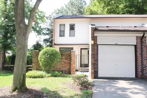 310 Willow Grove Ln, Rochester Hills, MI 48307