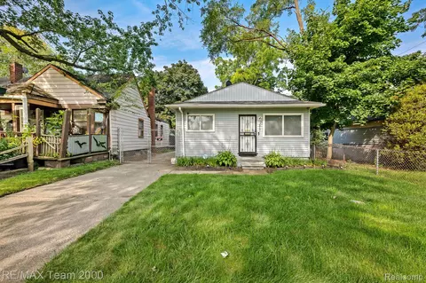 18701 Shiawassee Dr, Detroit, MI 48219