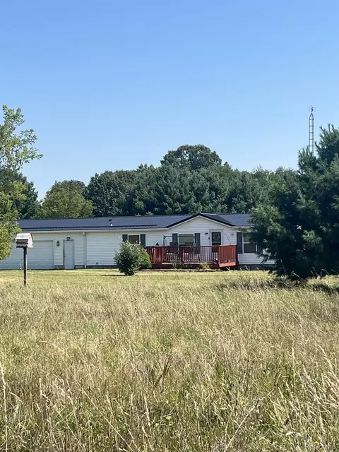 4900 Laur Rd, Deerfield, MI 48461