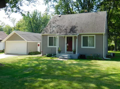 2103 Richwood Rd, Auburn Hills, MI 48326