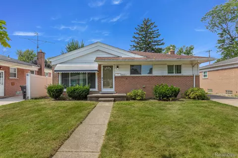 8610 Katherine St, Taylor, MI 48180