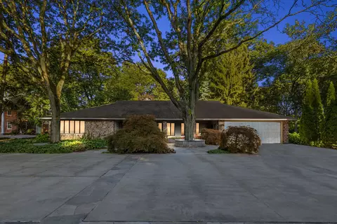 9730 Allen Rd, Allen Park, MI 48101