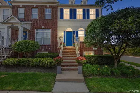 203 Center Blvd, Wixom, MI 48393