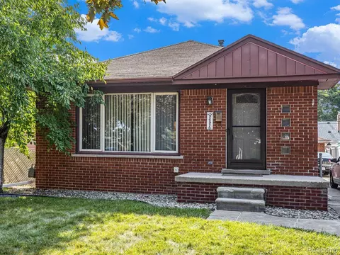 9692 Rosedale Blvd, Allen Park, MI 48101