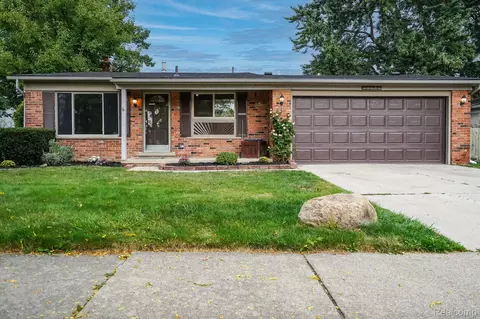 16486 Truwood St, Woodhaven, MI 48183