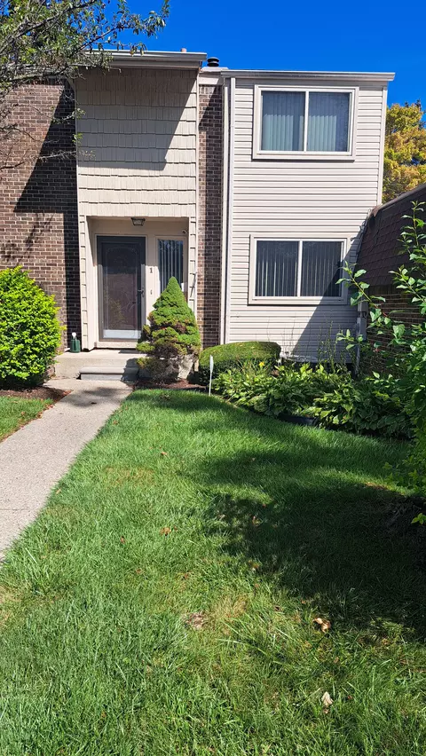 1 W Williamsburg Towne St E, Southfield, MI 48075