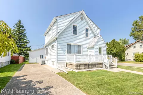 1303 20th St, Port Huron, MI 48060