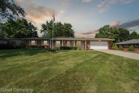 4325 Morningview Dr, Shelby Township, MI 48316