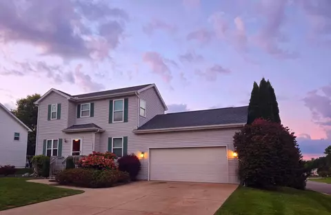 2375 Redbud Dr, Oceola, MI 48855