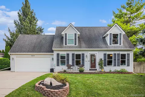 2472 Wellington Dr, Oceola, MI 48843