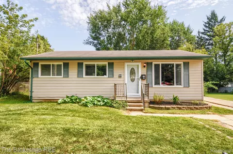609 New St, Clio, MI 48420