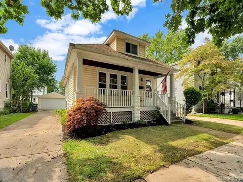 2816 Parker St, Dearborn, MI 48124