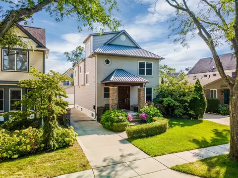 832 Emmons Ave, Birmingham, MI 48009
